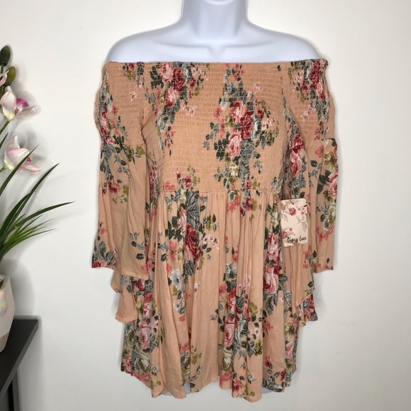 Gypsy Love Tops - NWT Gypsy Love Floral Medium Top